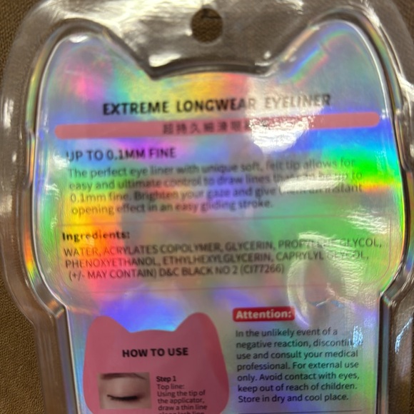 SUPERBLACK
EXTREME LONGWEAR EYELINER - Picture 3 of 3